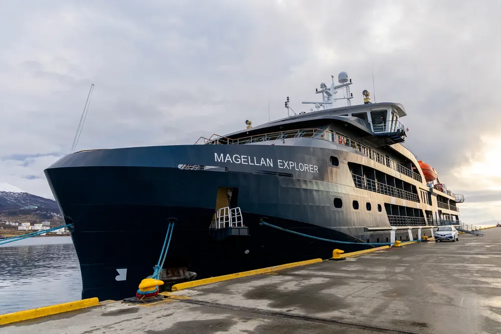 buque Magellan Explorer 2 buque Magellan Explorer 2