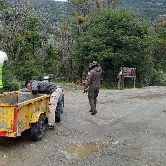Puesta en valor del Mirador Bahía Lapataia El Parque Nacional Tierra del Fuego continúa trabajando para ofrecer servicios de calidad y revalorizar sus espacios más emblemáticos. Actualmente, nos encontramos en la segunda -6