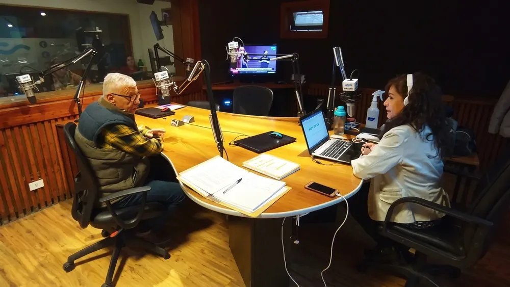 FOTO DE ARCHIVO MORENO PRETO ENTREVISTA EN RADIO NACIONAL PROGRAMA ECO AMBIENTE