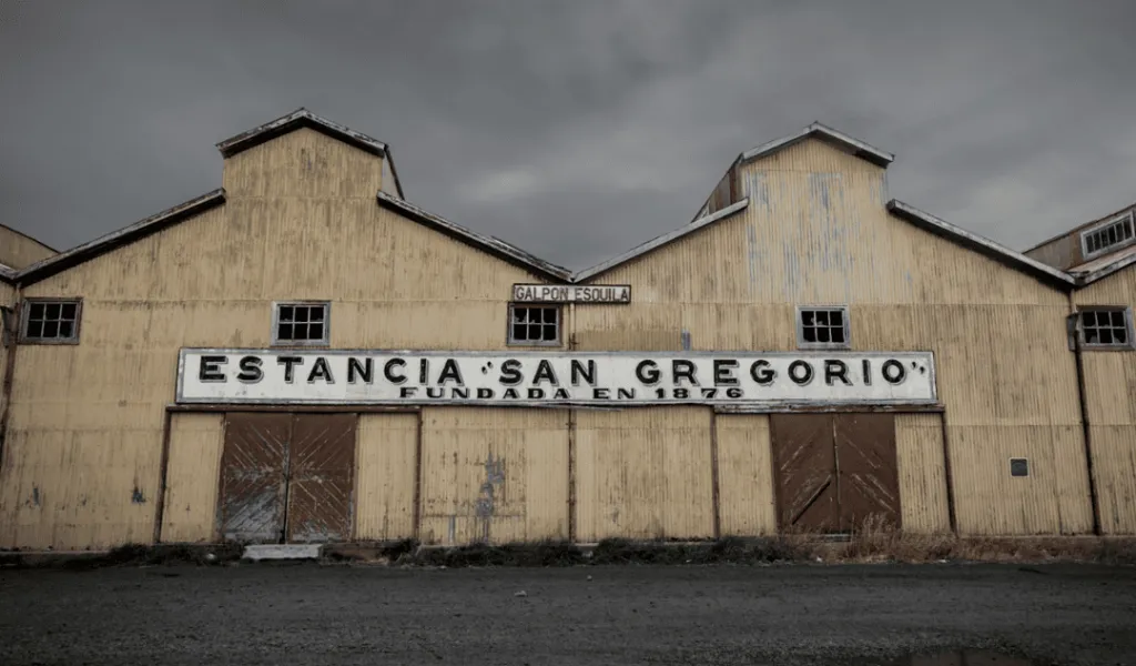 La-historica-Estancia-de-San-Gregorio-fundada-en-1876-representa-un-legado-cultural-y-natural-en-una-region-ahora-en-el-centro-del-debate-sobre-el-desarrollo-sostenible-y-la-conservacion-del-m-1024x600 La-historica-Estancia-de-San-Gregorio-fundada-en-1876-representa-un-legado-cultural-y-natural-en-una-region-ahora-en-el-centro-del-debate-sobre-el-desarrollo-sostenible-y-la-conservacion-del-m-1024x600