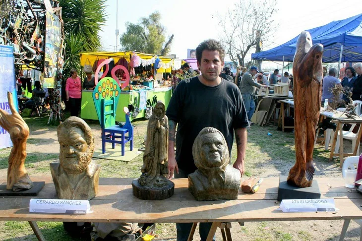 Gerardo Damián Sánchez, escultor, artista visual, docente y aficionado a la micología