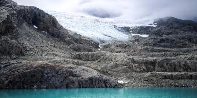 Calentamiento-global-evidente-el-glaciar-Alvear-ubicado-en-Tierra-del-Fuego-se-redujo-en-un-80-entre-1900-y-2024_full