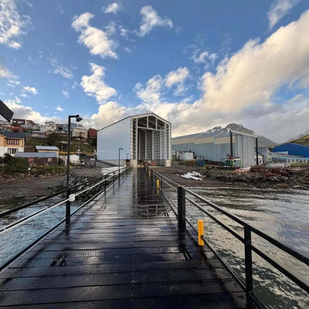 Una obra que transforma- así crece nuestro varadero 🚢⚙️ Ya se cerró por completo el galpón pri