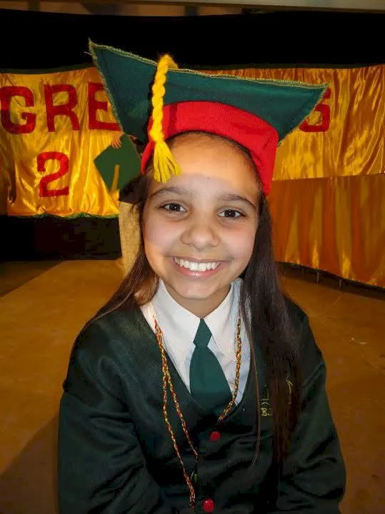 oriana sangiovanni niña 3 graduada icpa untdf_1770740484