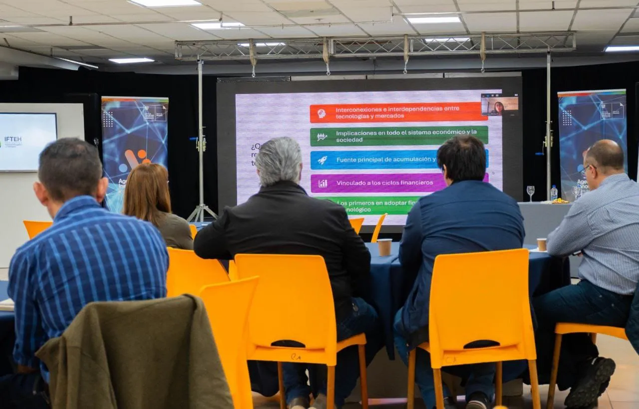 WhatsApp Image 2025-11-10 at 23.16.00