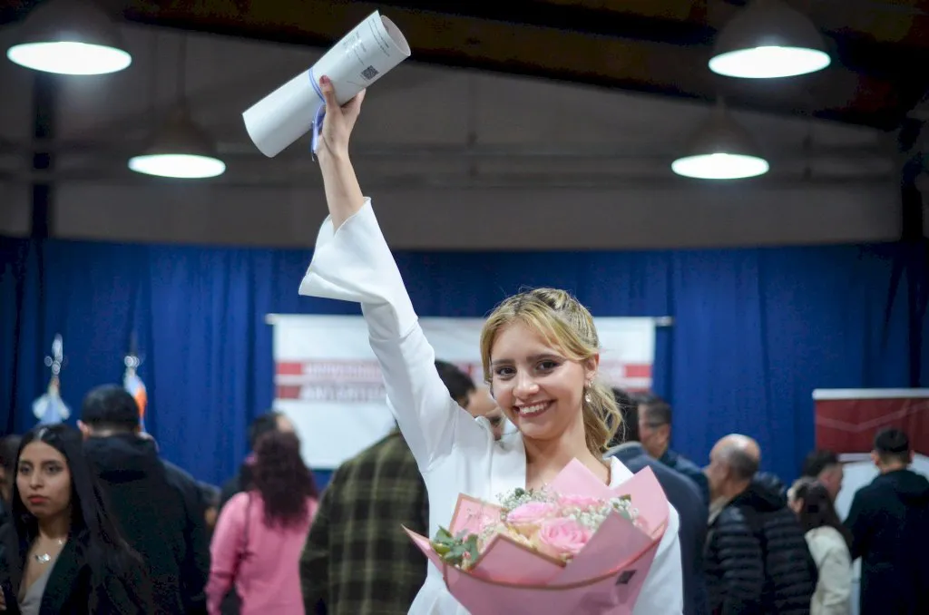 oriana sangiovanni 2 graduada icpa untdf_1770740519
