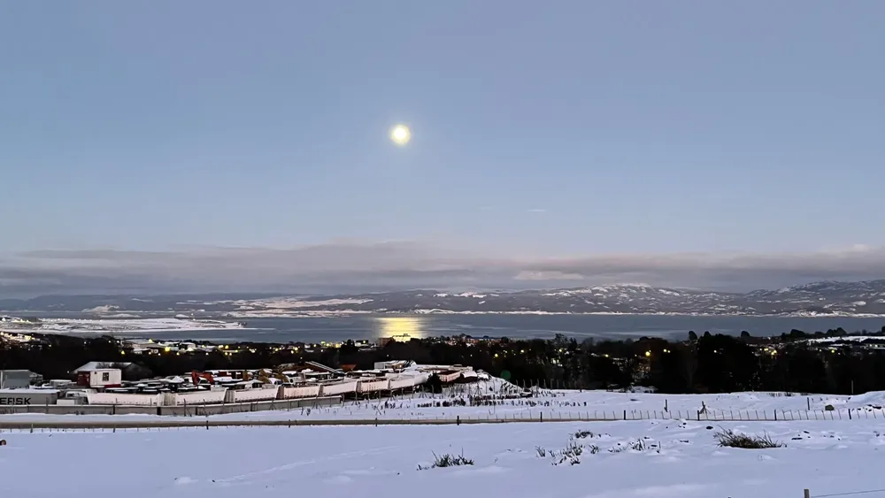 Foto-Junio-frio-50-anos-1990x1120-1