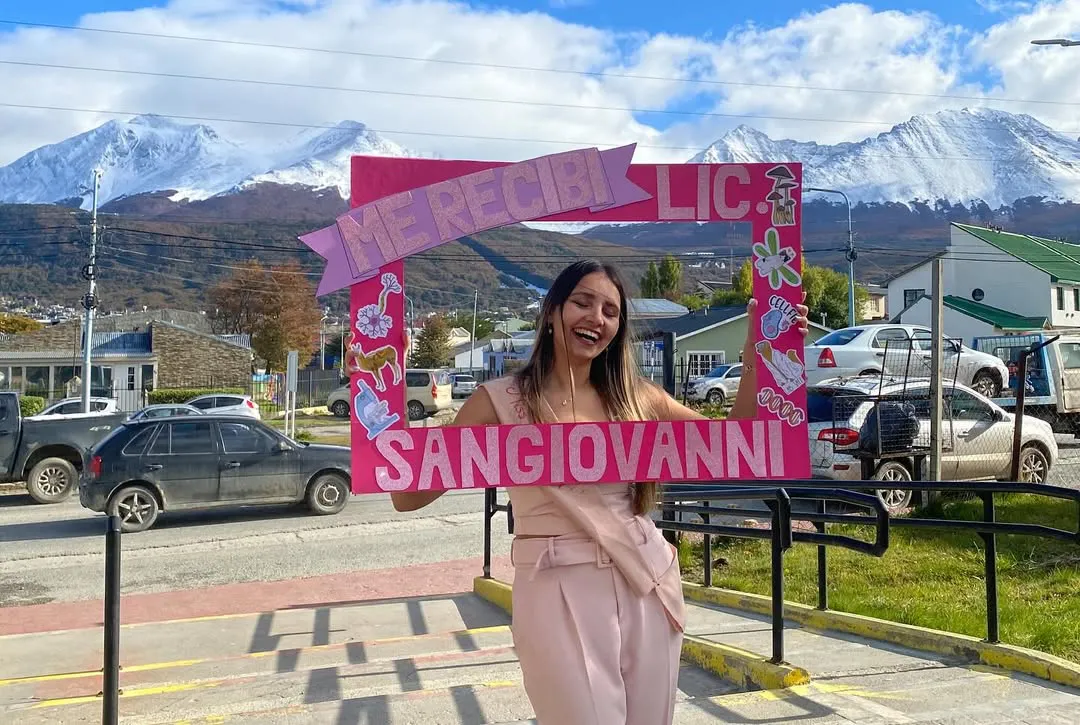 Me recibí. Soy Licenciada en Biología.Aunque me siento bióloga desde los 15 años. Me apasiona lo
