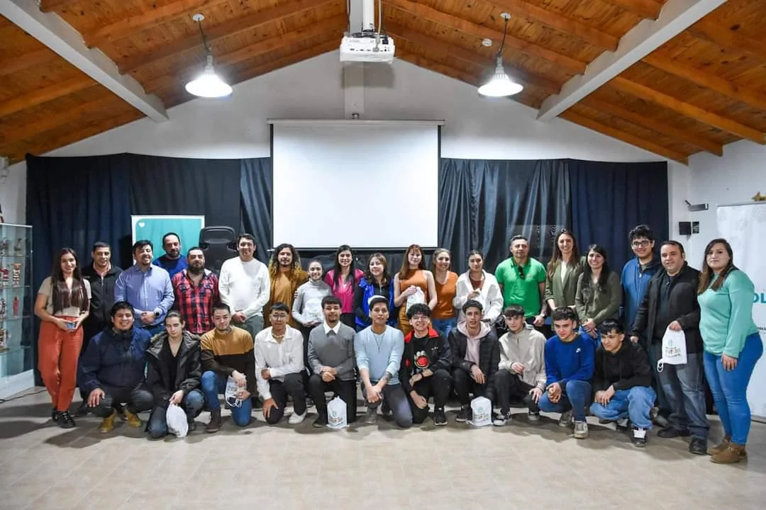 Tolhuin-renueva-su-compromiso-con-la-accion-climatica-juvenil