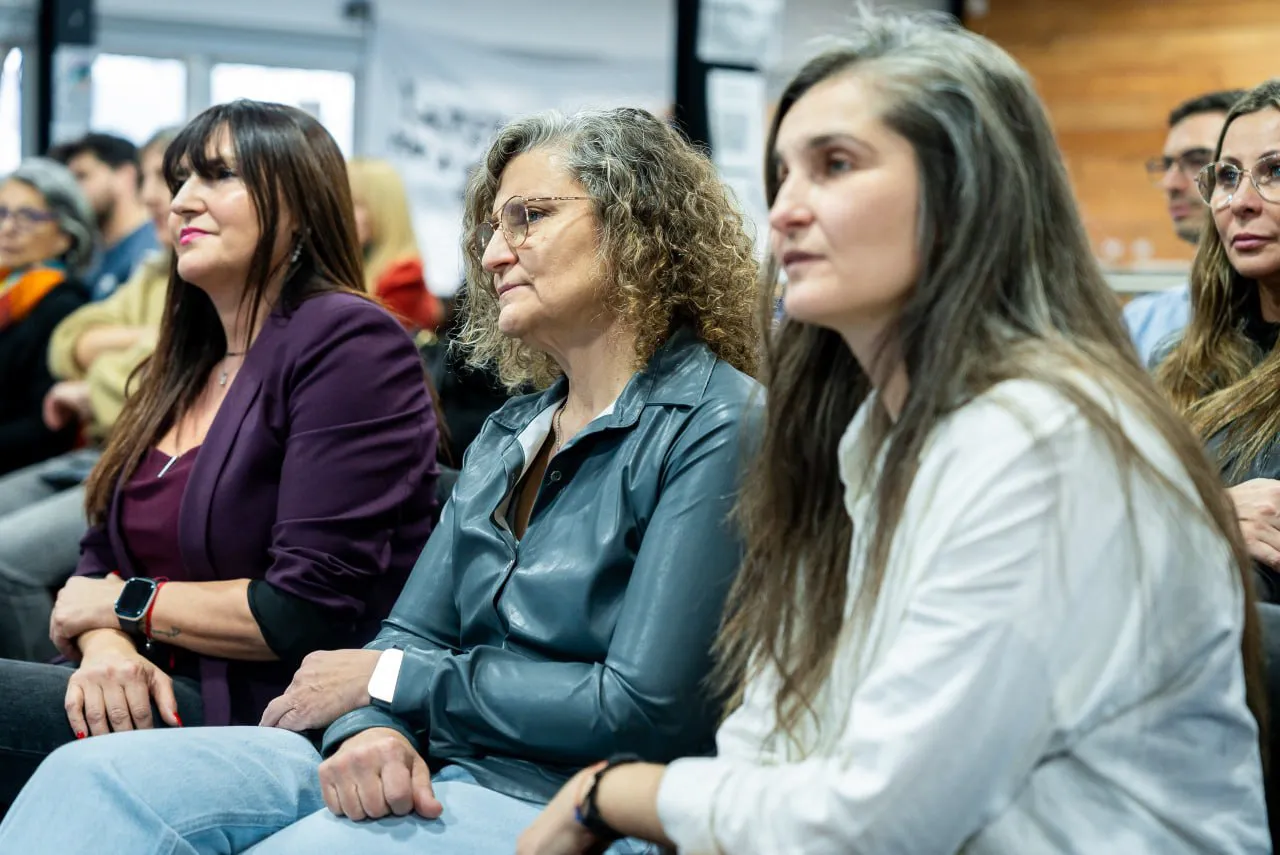 photo_4947719651622760127_y