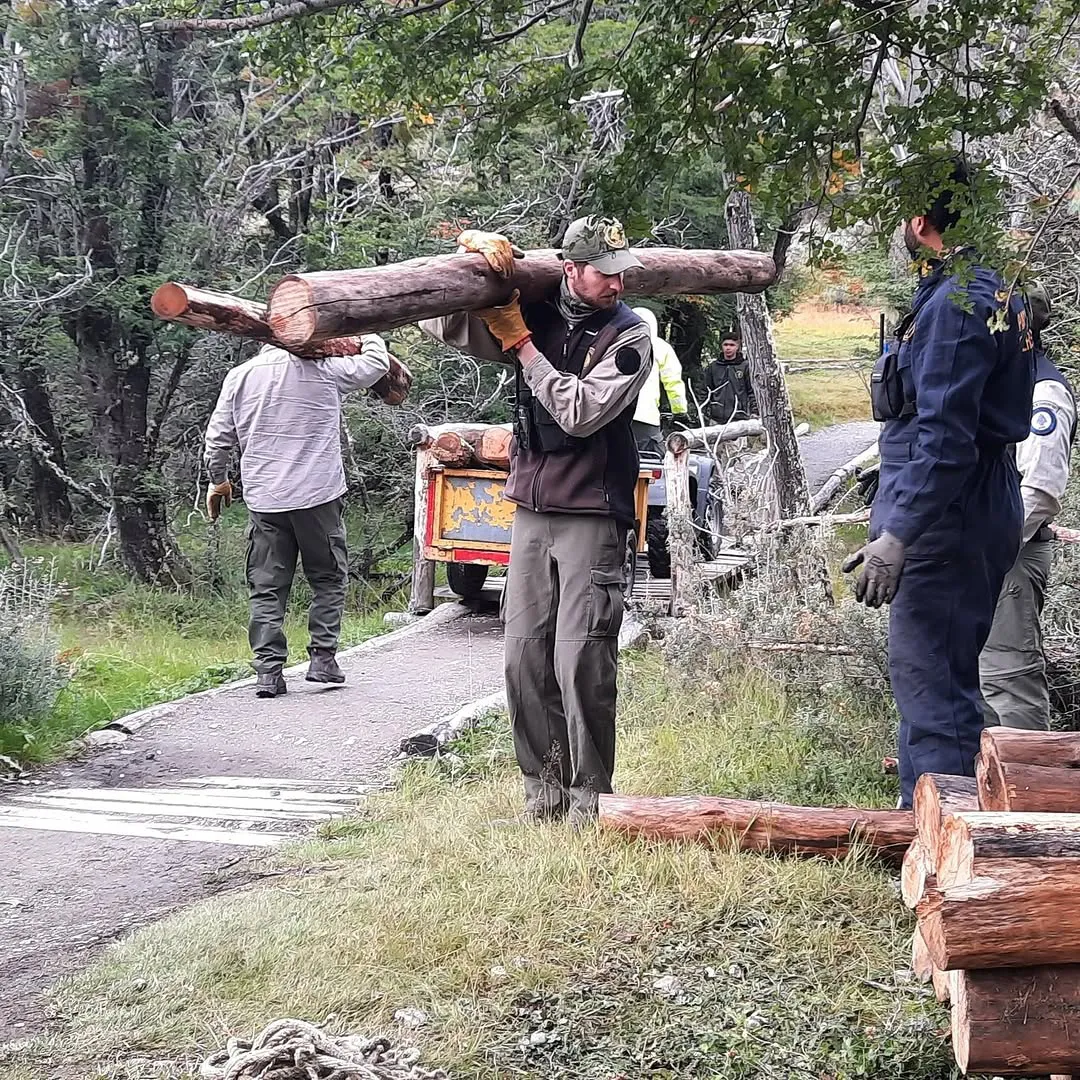 Puesta en valor del Mirador Bahía Lapataia El Parque Nacional Tierra del Fuego continúa trabajando para ofrecer servicios de calidad y revalorizar sus espacios más emblemáticos. Actualmente, nos encontramos en la segunda