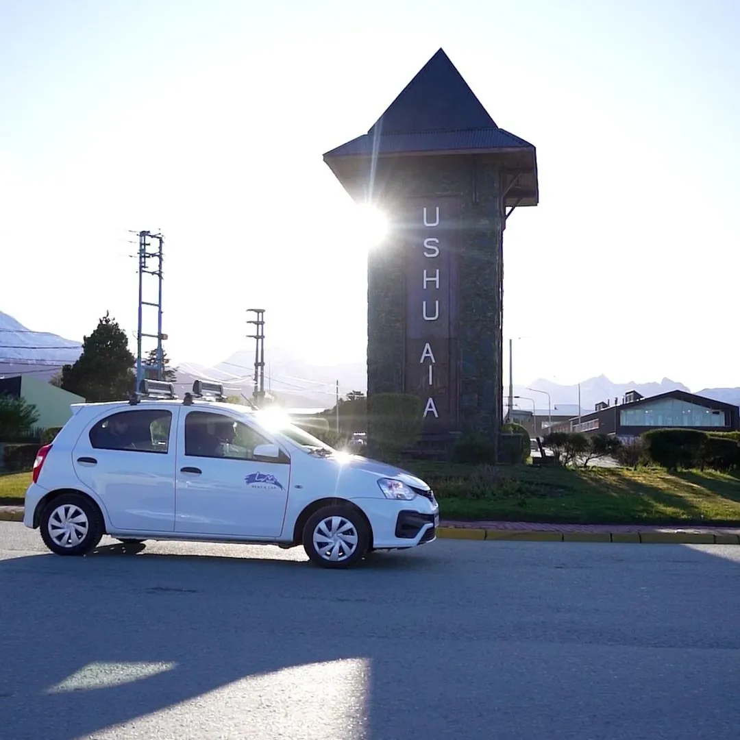 🚗 ¡Explorá Ushuaia a tu ritmo!Con nuestro servicio de alquiler de autos, podés recorrer la isl