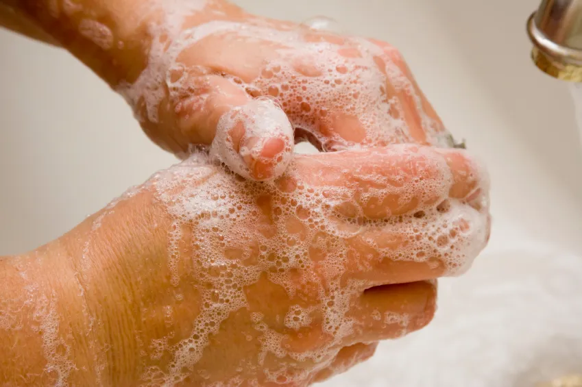 Cleaning_hands