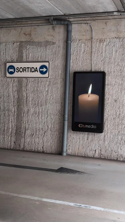Un proyecto que invita a poner velas en todas las pantallas, grandes, pequeñas, públicas y privadas